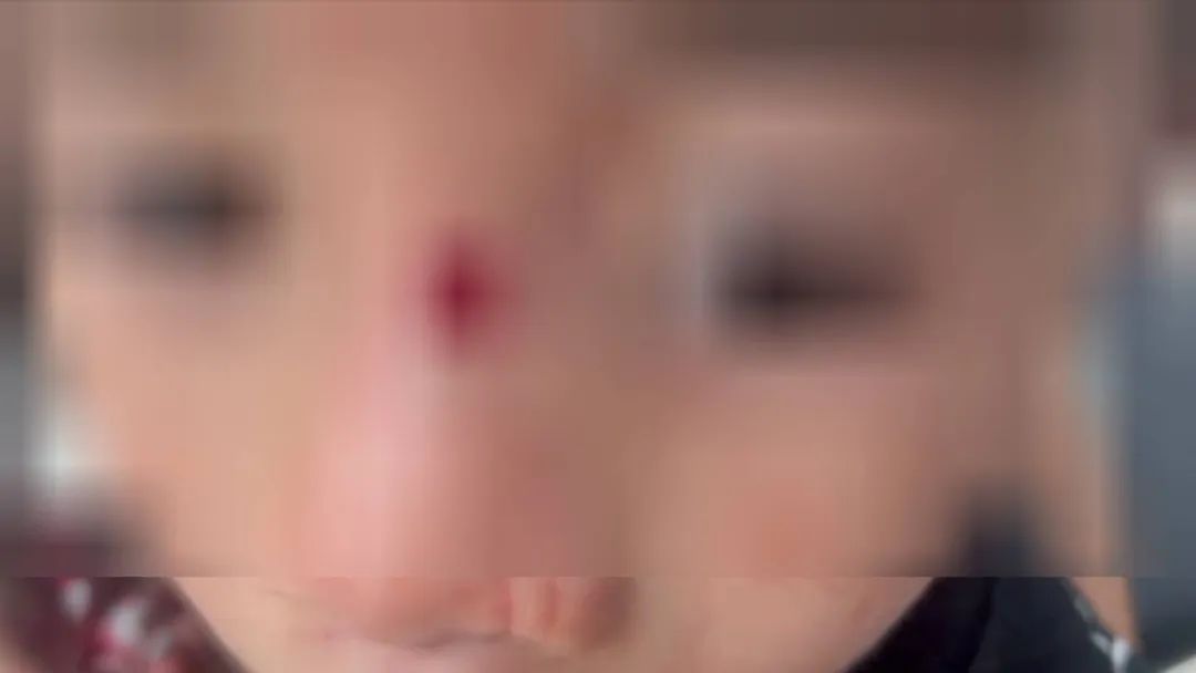 DƬ